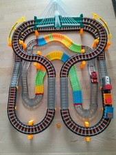 Elektrische Bahn/Zug mit Auto und Flex Schienen 192 Teile wie neu