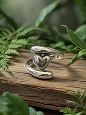 Adorable Vintage Sterling Silver Heart Ring Size 7.5