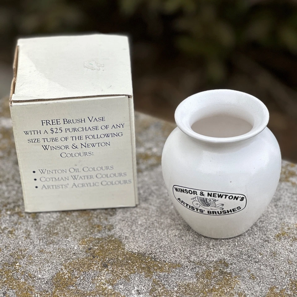 Jarrón con cepillo de pintura Winsor Newton en caja de 3,5 pulgadas Foto 4 de 4