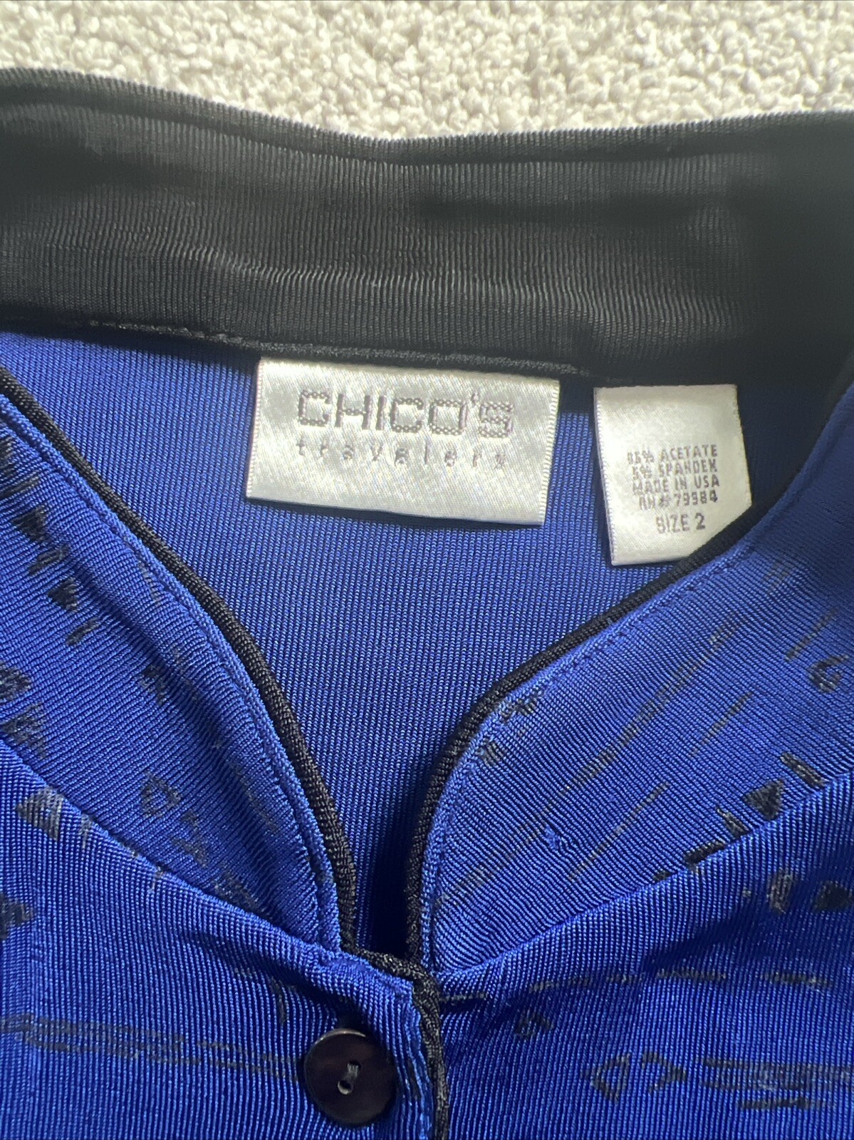 Womens Size 2 Blue Arrow Pattern Button Shirt Blo… - image 6