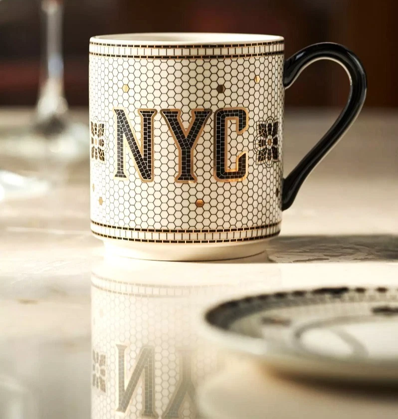 Taza de azulejos Anthropologie Bistro "NYC" oro 24K calcomanía gres esmaltado Nueva York Foto 3 de 3
