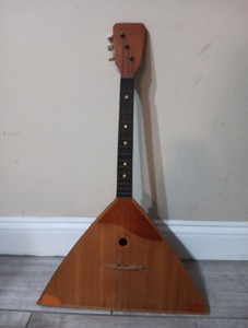 BALALAIKA Circa 1978 GUITAR 3 STRINGS   AUTHENTIC RUSSIAN   LOOK AT PICS!