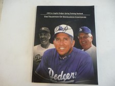 DAVEY JOHNSON LOS ANGELES DODGERS AUTOGRAHED 1999 SPRING TRAINING YEARBOOK