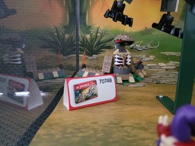 LEGO Ninjago 70748 Titanium Dragon & 70749 Enter the Serpent Store Display 2014