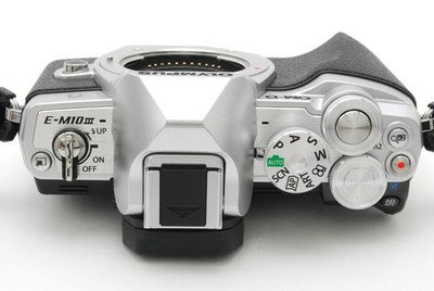 Top MINT] OLYMPUS OM-D E-M10 Mark III 14-42mm EZ + 40-150mm Silver