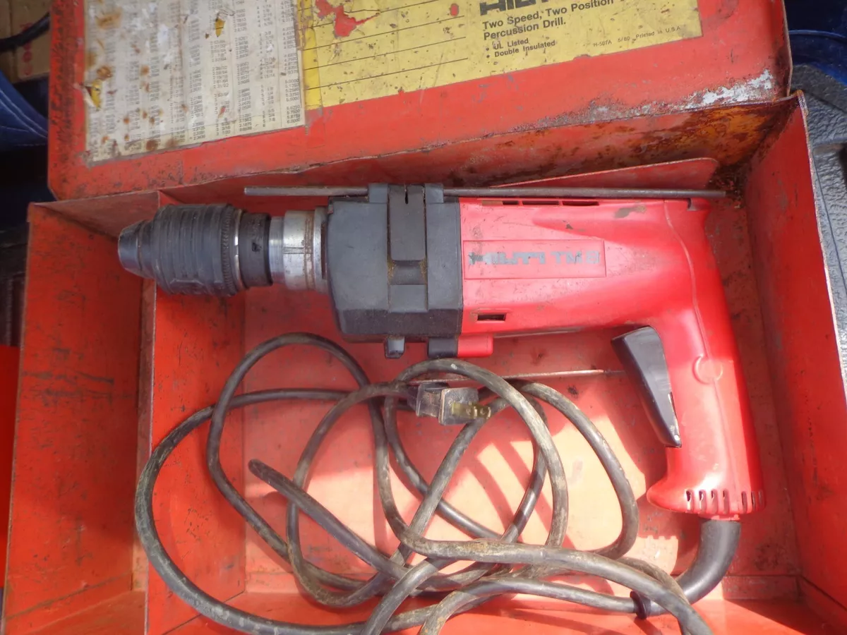HILTI TM 8 HAMMER ELECTRIC DRILL WITH ORIGINAL CASE no bits works