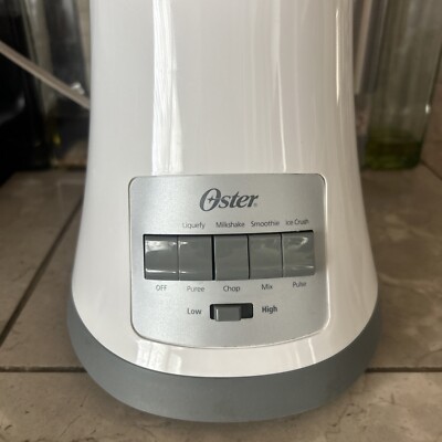 Oster Blender, Model: MP-W15, 5 Button: 8 Modes, White.pre-owned