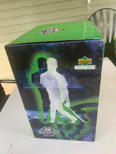 NOLAN RYAN 2004 UPPER DECK MLB BREAKERS LIMITED EDITION BOBBLEHEAD NIB - Picture 6 of 8