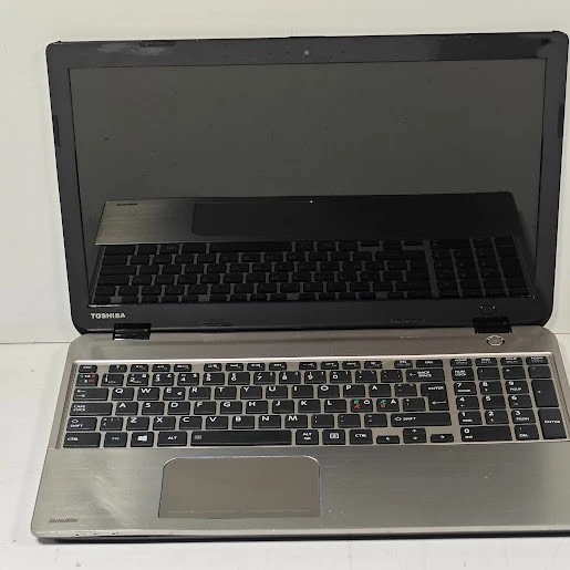 Toshiba Satellite M50D-A-10V Portátil - A4-5000,Radeon HD 8330 ,4GB RAM,No SSD - Imagen 2 de 4