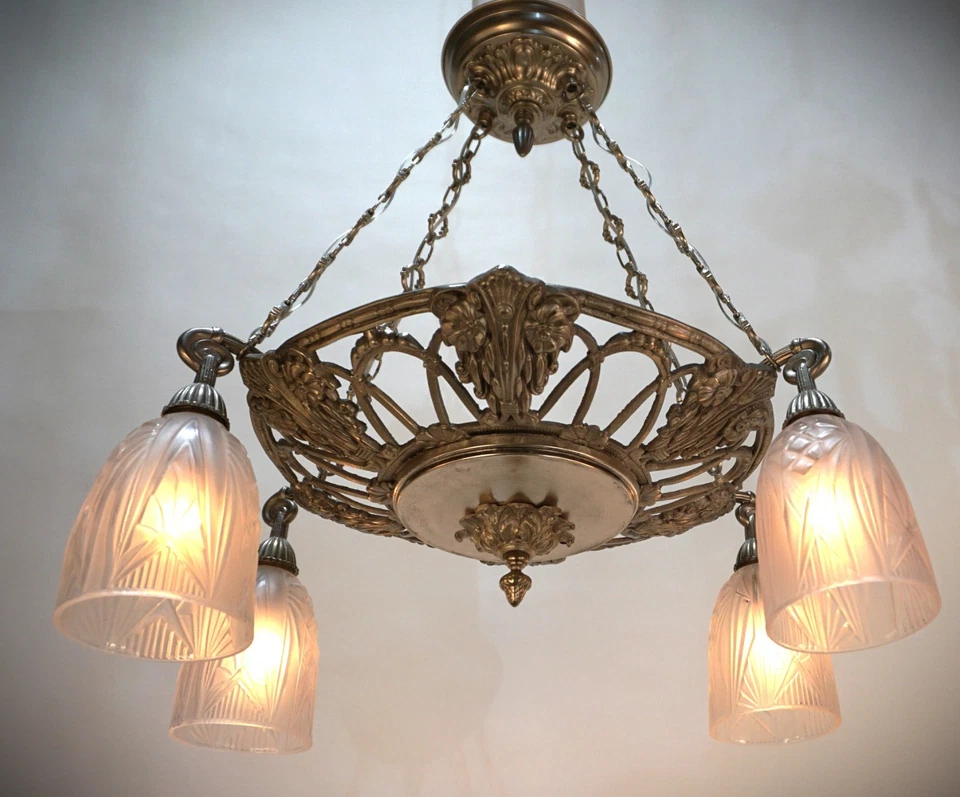 Antigua araña francesa Art Deco con vidrio esmerilado y níquel sobre bronce Foto 2 de 4