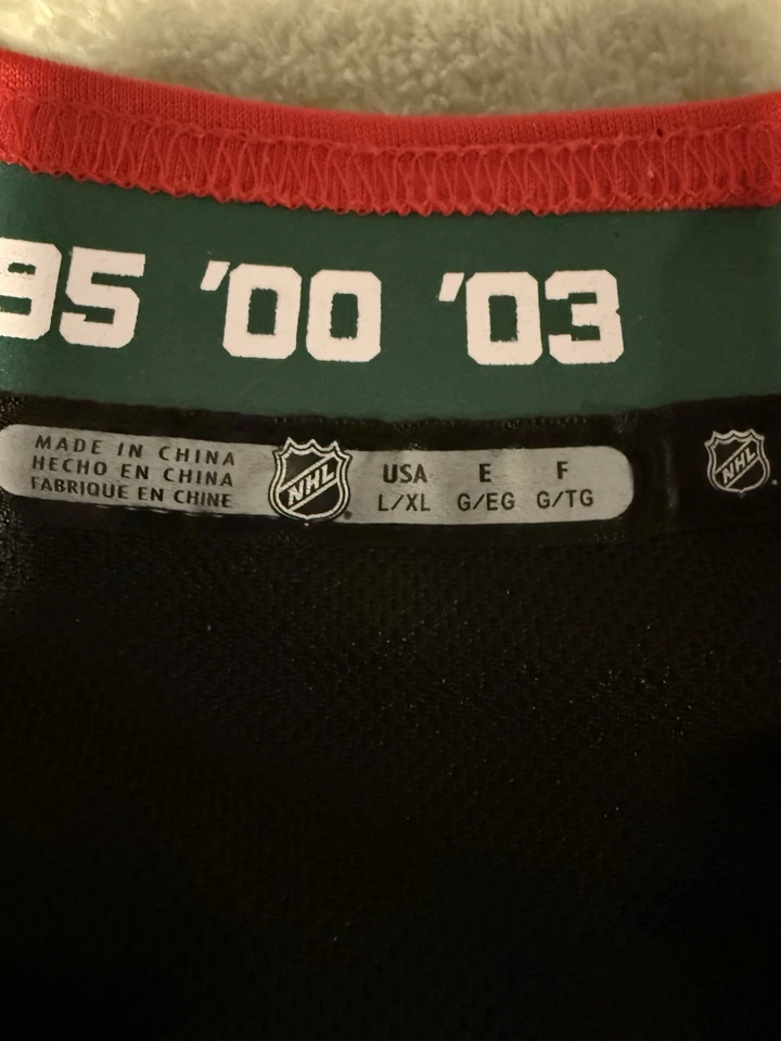 Футболка молодежная Adidas NHL New Jersey Devils Nico Hischier L/XL белая домашняя хоккейная - Изображение 4 из 4