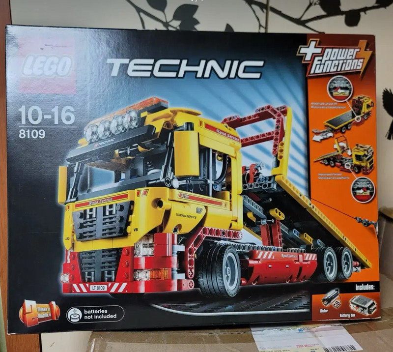 LEGO Technic 8109 Flatbed Truck Power Functions 1115pcs NEW Sealed Retired 2011