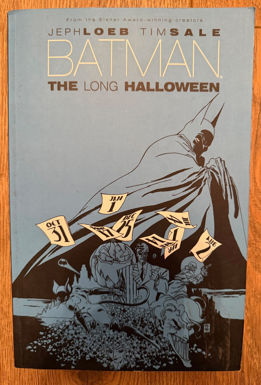 Batman Long Haloween Paperback TPB Graphic Novel DC Comics Jeph Loeb Tim Sale