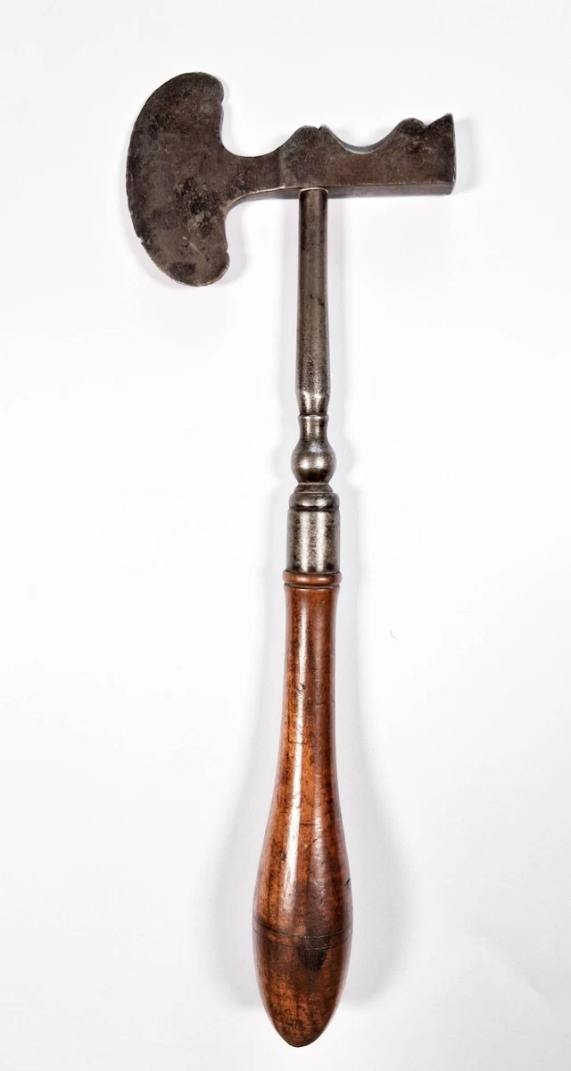 ANCIENNE HACHE MARTEAU FORESTIER FER FORGE SIGNEE ART POPULAIRE 19 ème