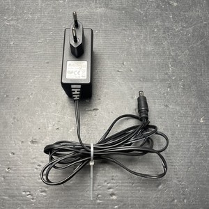 Original UMEC Speedport W723V Typ B Netzteil 12V-1,5A UP0181C-12PE (K50-57)