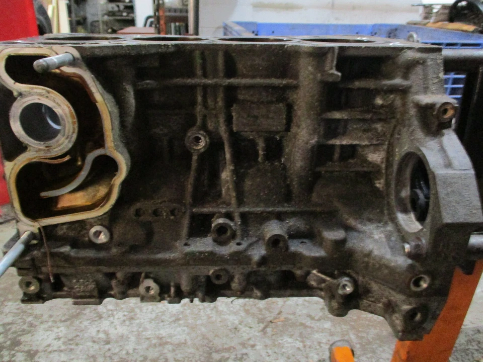 2006 Acura RSX Base - K20A3 - Engine Cylinder Block (BARE: NO Crankshaft/Piston) Foto 2 de 4