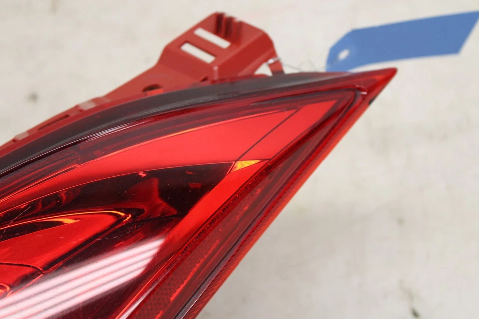 Lanterna traseira direita 2009-2017 Nissan 370z fabricante de equipamento original KV26 - Imagem 2 de 4