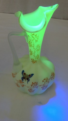 VICTORIAN PALE YELLOW SATIN VASELINE GLASS EWER ENAMELED DESIGN - Picture 5 of 7