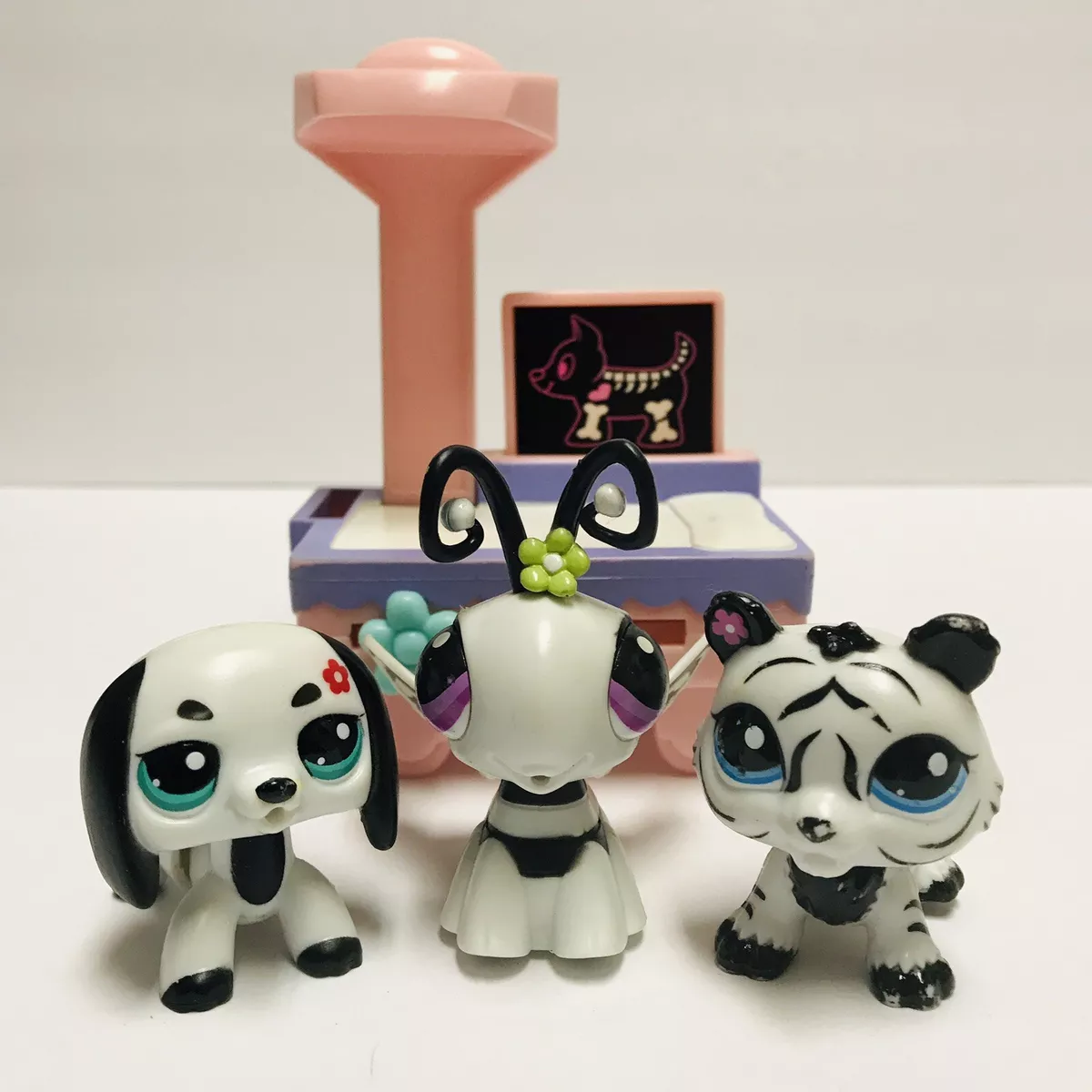Littlest pet store shop walkables