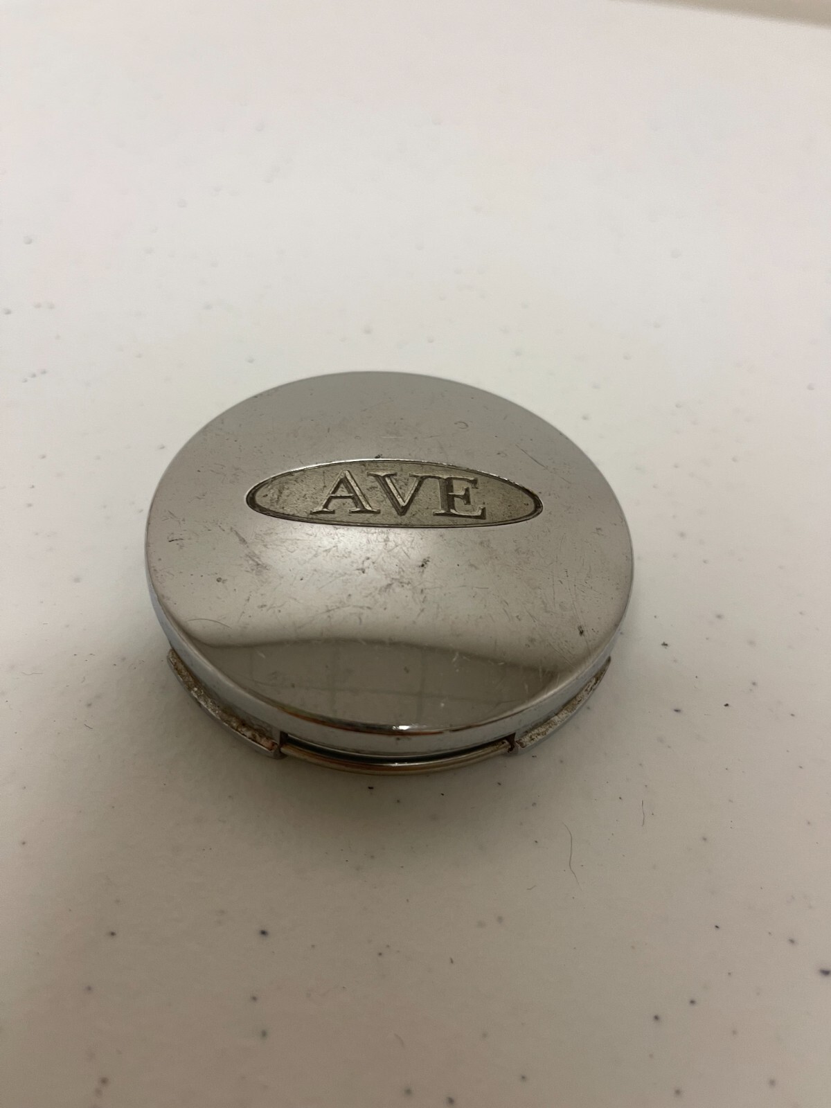 ONE USED AVE WHEELS CHROME WHEEL RIM CENTER CAP #N/A SB29