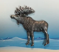 Standing Moose Silver Pewter Pin Badge (T)
