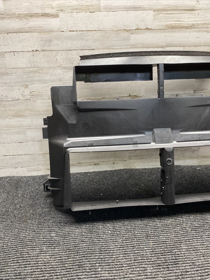 Soporte OEM Ford BM5Z-8B455-B - Rejilla radiador Focus 2015-2018 Foto 4 de 4