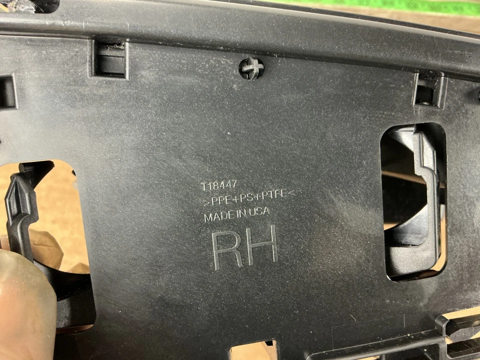 Оригинальный держатель подстаканника пепельницы для центральной консоли BMW X5 2014-2018 9315332 - Изображение 3 из 4