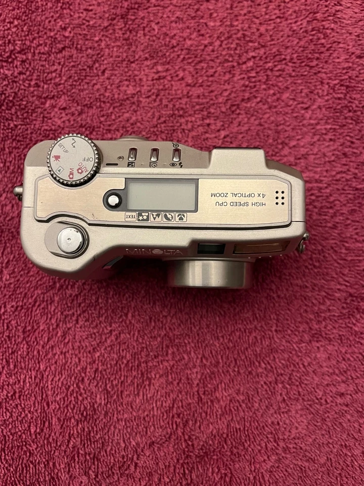 Konica Minolta DiMAGE S414 4.0MP Digital Camera - Silver - Image 2 of 3