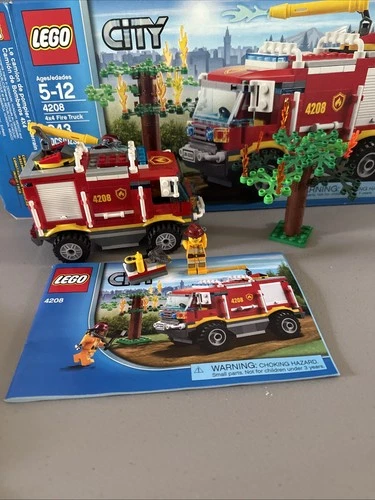 LEGO City - 4X4 Fire Truck #4208 (2012) 243 Pieces APPEARS COMPLETE W FIGS & BOX