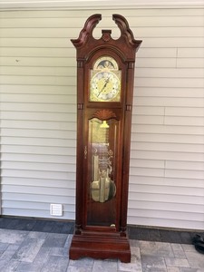 grandfather clock howard miller
