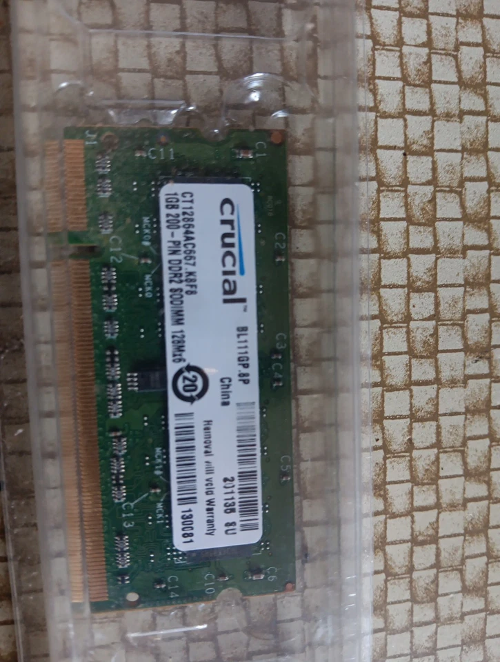 Crucial CT12864AC667  1GB DDR2 Sodimm 128Mx64 Laptop Memory Module - Image 2 of 4