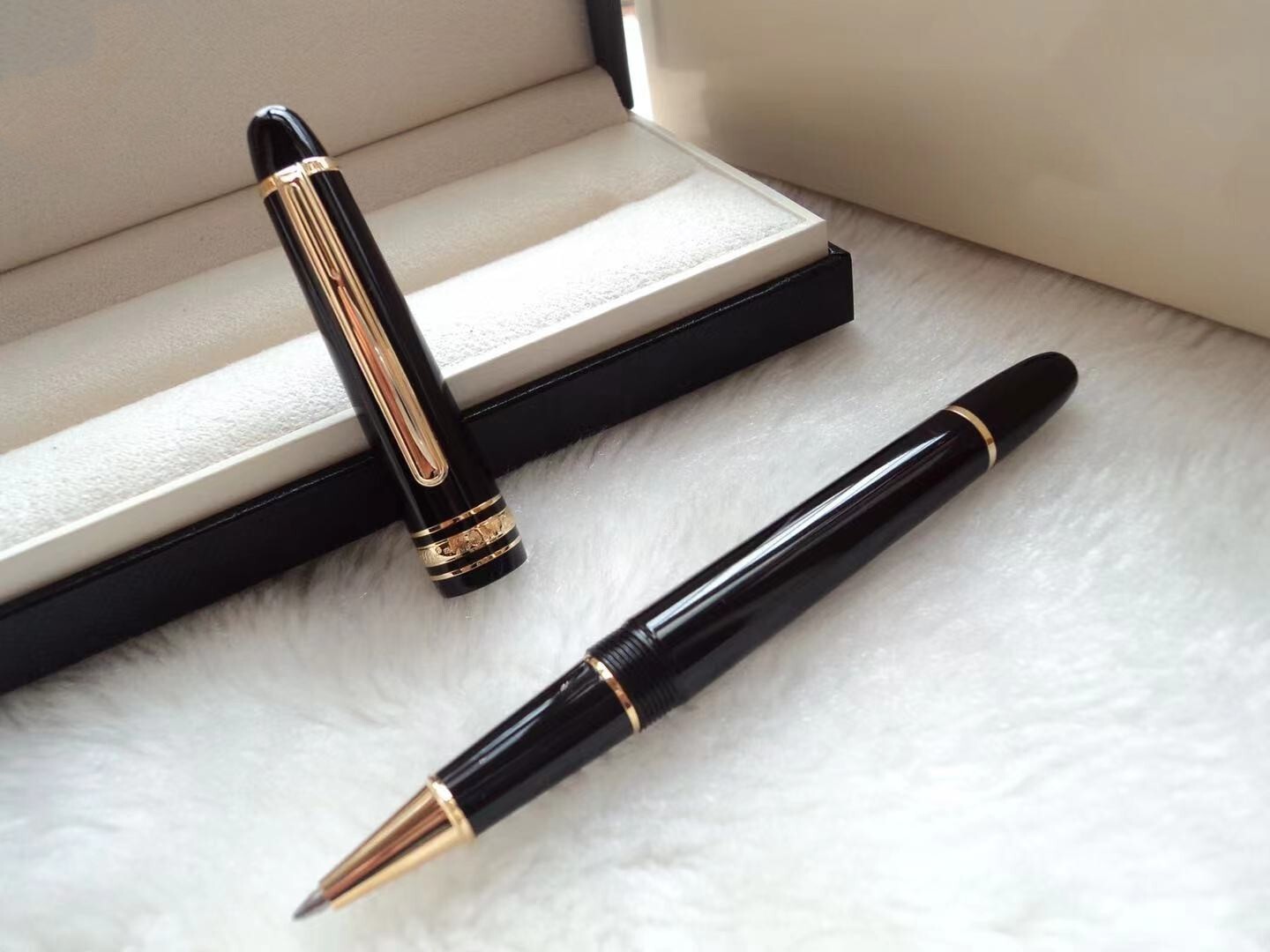 Deluxe Series Bright Black - Gold Clip 0.7mm Rollerball Pen No Box