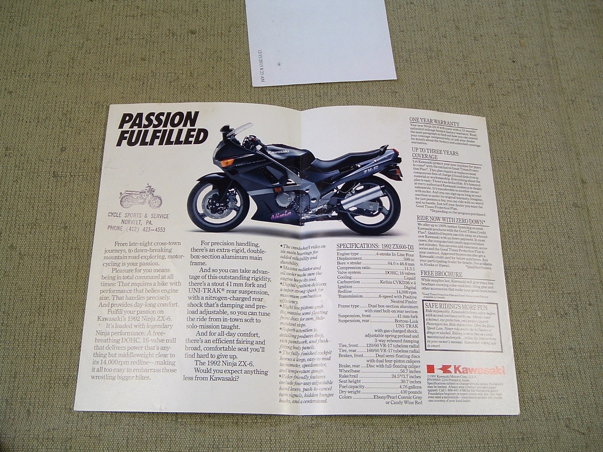 Kawasaki Vintage 1992 ZX 600-D3 Brochure ( In hand ships free
