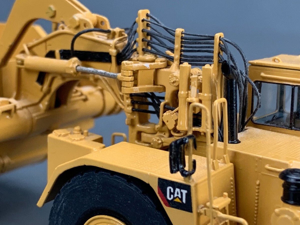 1:87 Classic Construction Models Brass Cat 657G Scraper