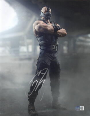 俳優トム・ハーディ氏直筆サイン入りポートレート:バットマンダークナイトライジング TOM HARDY SIGNED 11X14 PHOTO THE DARK KNIGHT RISES BANE AUTOGRAPH