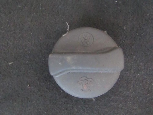 357121321a Deckel Ausgleichsbehälter Kühler  Volkswagen Vento DE271149-50