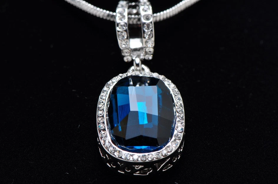 17.90 CT Ovale Taglio Stile Forma Topazio Blu Cz 18K Placcato Oro Bianco Pendant - Immagine 2 di 3