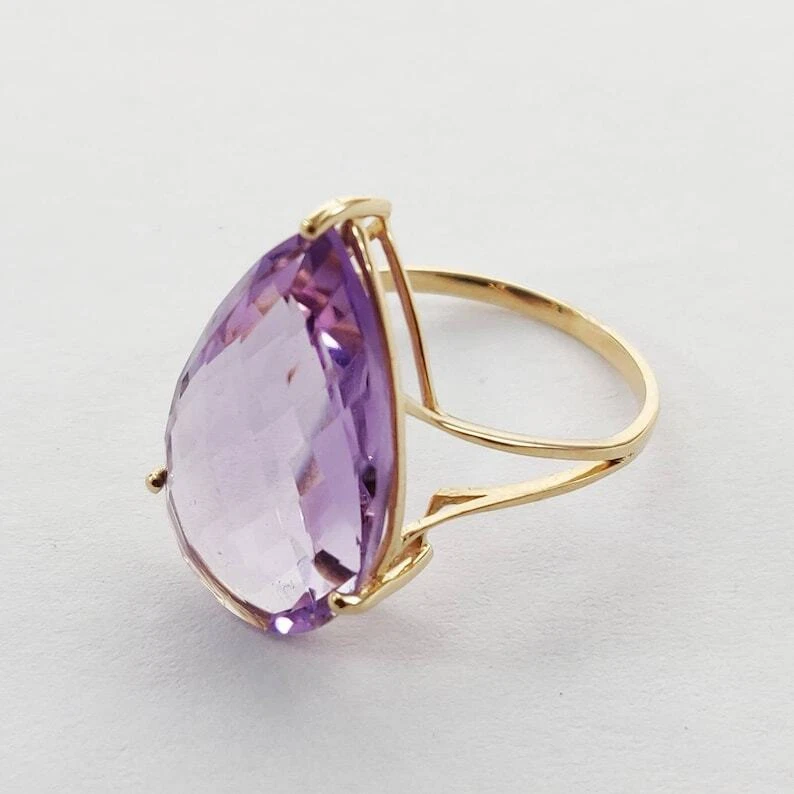 Anillo solitario de amatista púrpura natural de 9,10 quilates enchapado en oro amarillo de plata 925 Foto 2 de 4