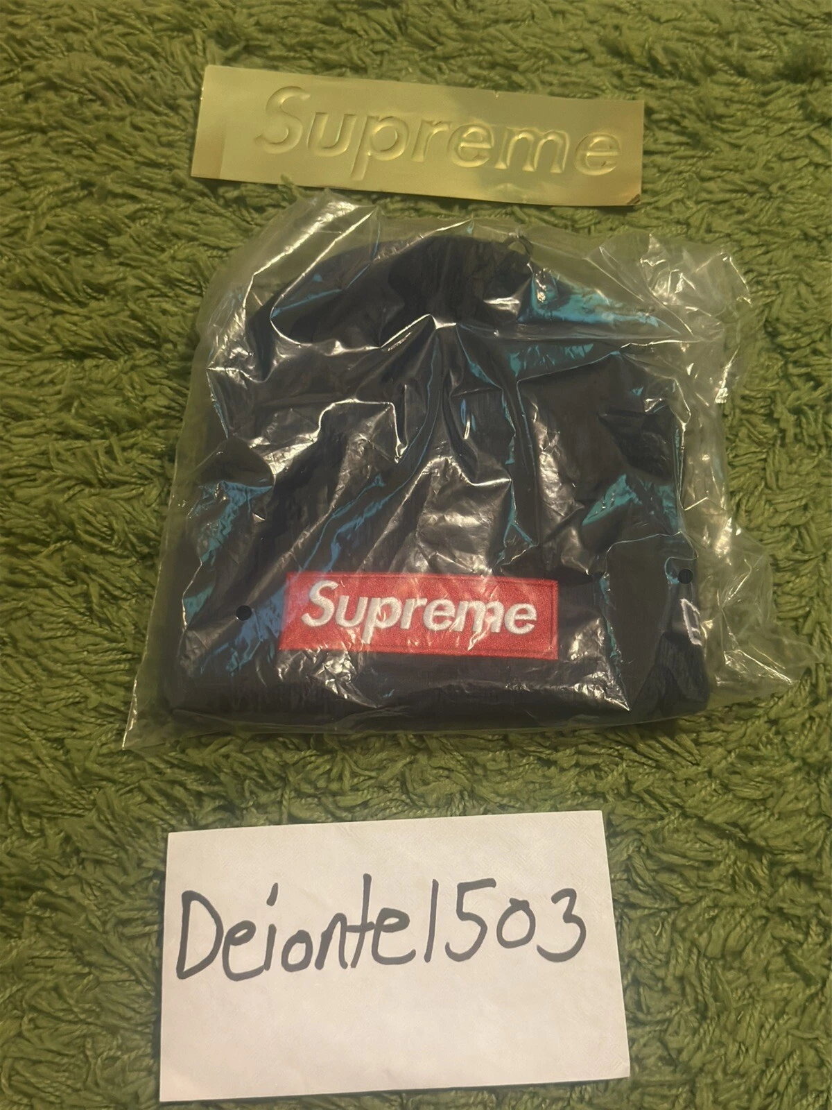Supreme x New Era Box Logo beanieFW24 bleu marine rouge bogo EN MAIN 100% authentique !