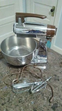 Vintage Sunbeam Mixmaster Stand Mixer 12 Sp With Original Bowl And 2 Beaters!!