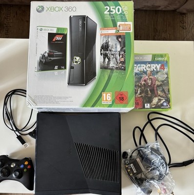 Verkaufe Eine Xbox360 Spielkonsole mit 4 Spielen OVP und Controller