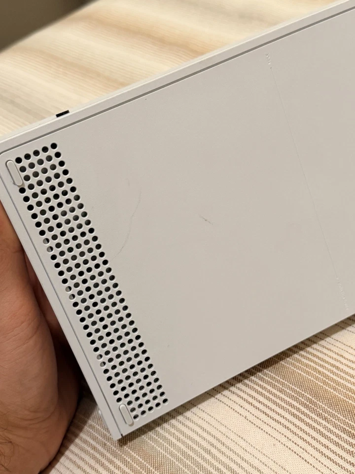 Microsoft Xbox Series S, foto 4 di 5