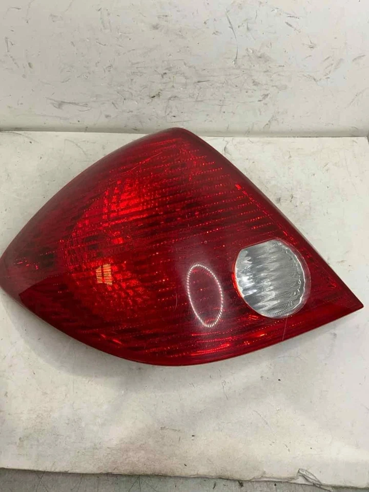 Conjunto de luces traseras SDN 05-10 Pontiac G5 GT 15242809 para mano izquierda 116-207L Foto 3 de 4