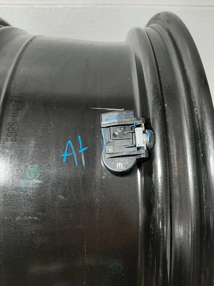 2023 ALFA-ROMEO GIULIA Rim Wheel 19x8 5 Hole Design Opt Whj Fits 19-23 - Изображение 2 из 4