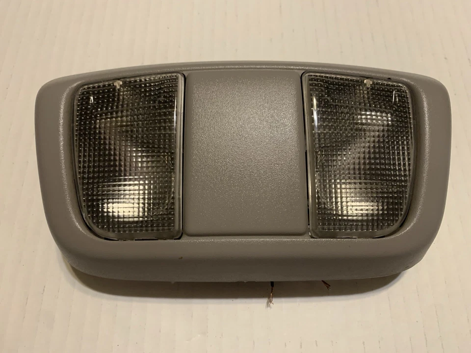Nissan Xterra Frontier 2002-2004 domo delantero luz mapa gris claro Foto 3 de 4