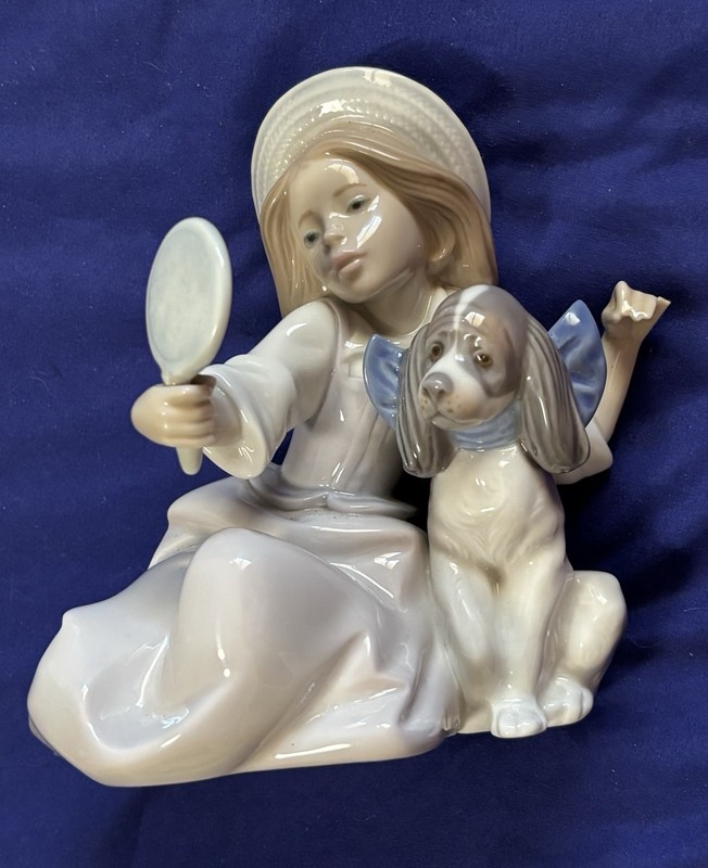 Lladro "Who's The Fairest" #5468  Porcelain Figurine As Is (Read)