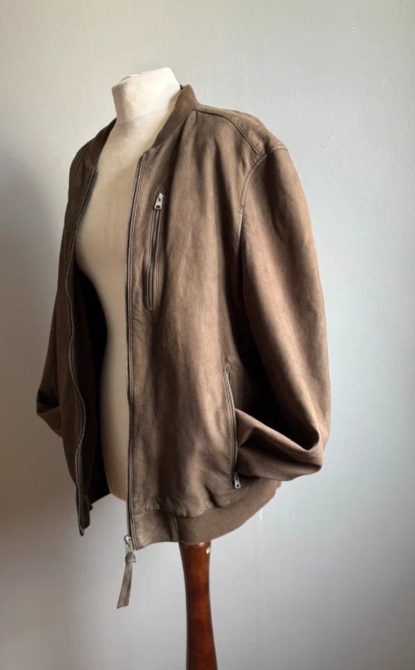 CHAQUETA BOMBER GRANDE 42 cuero real gamuza caqui suave claro para hombre ALLSAINTS STONE Foto 2 de 4