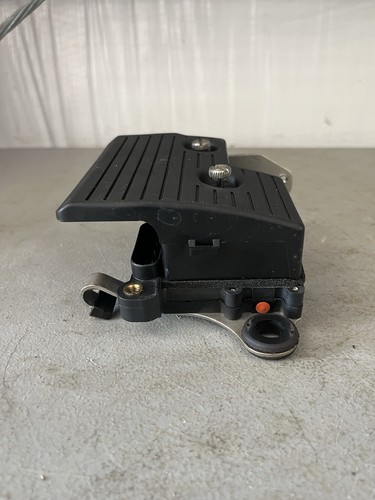 Evinrude OMC Ficht Power Distribution Fuse Panel 586301 586457 586224 514867 - Picture 3 of 8