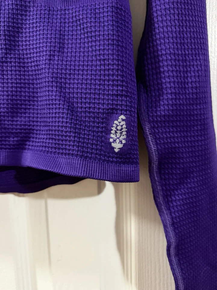 Free People Movement m/l 上衣,全新带标签 — 第 2/4 张图片