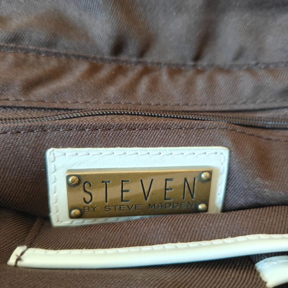 Bolso clutch grande Steve Madden blanco con lazo grande de cuero sintético 12x7" Foto 4 de 4